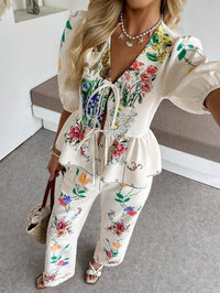 New Street-style Fashion V-neck Tie-front Short-sleeve Set With A Bold Print