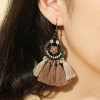 Retro Floral Earrings And Necklace Set With A Distinctive European And American Style