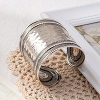 Elegant Light-luxury Retro Geometric Bracelet For Women