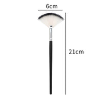 Single Fan-shaped Brightening Makeup Brush