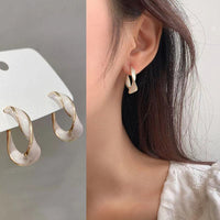 Geometric Distortion Drop Oil Lady C-shaped Earrings