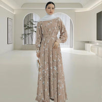 Crew-neck Floral-print Midi Dress With A Matching Belt For A Slimming Fit