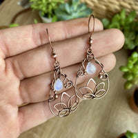 Retro Lotus Flower Waterdrop-Shaped Earrings Inlaid With Moonstone