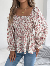 Casual Square-neck Top With Flared Sleeves And A Printed Design