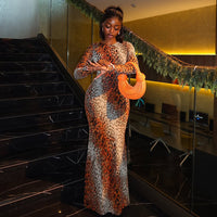 Elegant Close-fitting Dress With A Round Neck And Long Sleeves