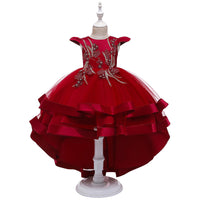 Large tail model catwalk dress