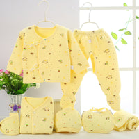 Seven-piece quilted warmth for spring and autumn newborns