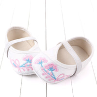 Classic embroidered baby shoes soft sole toddler shoes