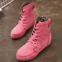 Flat bottom strap fastening boots