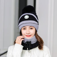 Warm knitted hat for cycling
