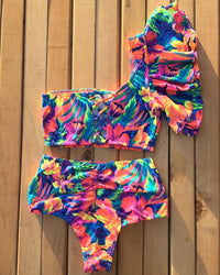 Sexy one-shoulder ruffle print swimsuit