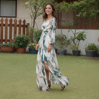 Womens Cinched Waist, Slit V-Neck Backless Long-Sleeve Dress