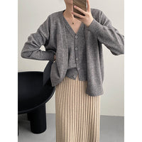 Simple V-neck Single Breasted Vest Knitted Cardigan Two-piece Short Sweater Suit For Women