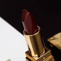 Three-sided discoloration black lipstick
