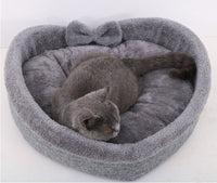 Soft Plush Heart Shaped Cat Bed With Pillow