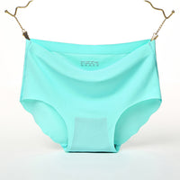 One-piece seamless underwear