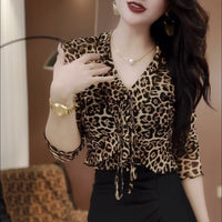 Womens French-print Shirt With V-neck And Long Sleeves