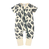 0-2 Year Old Newborns Go Out To Climb Clothes