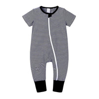 0-2 Year Old Newborns Go Out To Climb Clothes