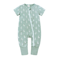 0-2 Year Old Newborns Go Out To Climb Clothes