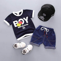 Boys' Two-Piece Suit With Short Sleeves And Belted Jeans