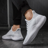 Trendy Running Men's Shoes Lightweight Low-Top Travel Shoes