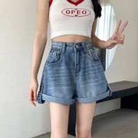 Wear Hot Pants With A High Waist To Make It Look Thin