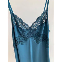 Lace deep V backless nightdress