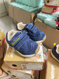 Spring And Autumn Walking Shoes With Minor Defects