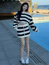 Head-turning, High-end Relaxed-fit Striped Set