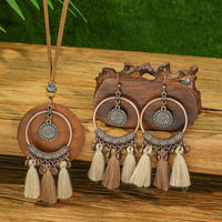 Retro Floral Earrings And Necklace Set With A Distinctive European And American Style