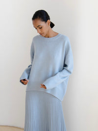 Loose And Versatile Knitted Pullover Sweater As A Base Layer