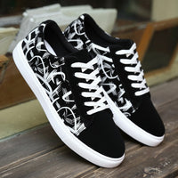 Sports shoes