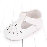 Hollow baby toddler shoes