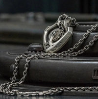 Ouni Machinery Rotating Gear Shuttle Pendant Necklace