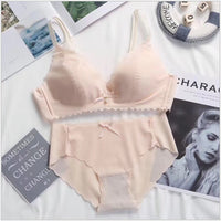 Gathered shapeless seamless bra