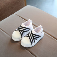 Breathable sneakers for boys and girls