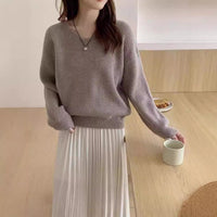 Womens Solid Color Long-Sleeve V-Neck Sweater