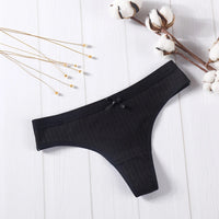 Breathable seamless low-waist briefs