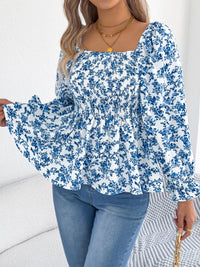 Casual Square-neck Top With Flared Sleeves And A Printed Design