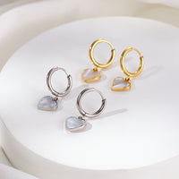 European And American Style Minimalist Fashionable White Shell Earrings With Heart Design