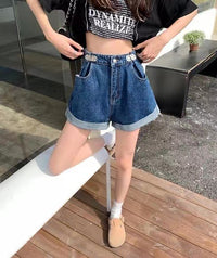 Women's Retro Loose And Thin Curly Denim Shorts