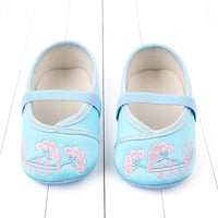Classic embroidered baby shoes soft sole toddler shoes
