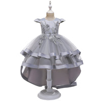 Large tail model catwalk dress