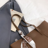 Versatile Commuter Shoulder Bag With A Premium Sophisticated Tote Design