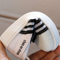 Breathable sneakers for boys and girls