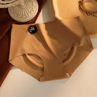 Summer Comfortable Non-stuffy Skin-friendly Women's Mid-waist Shorts