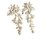 French Retro Minimalist Flower Pearl Earrings