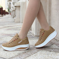 Thick bottom shake shoes women's leather casual shoes non-slip walking shoes travel shoes Korean version of the increase single shoes large size