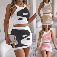 Contrast Color Midriff-baring Top Hip Skirt Suit Women's Clothing